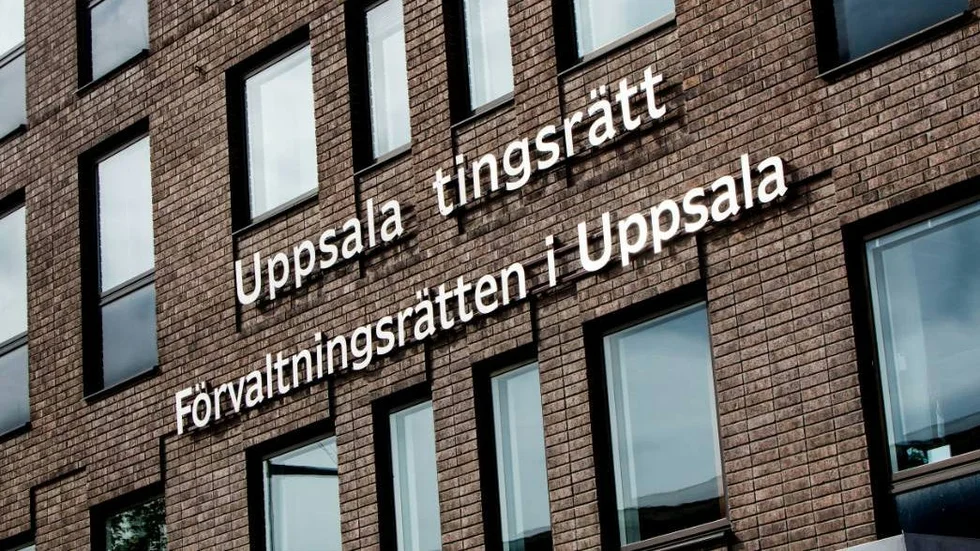 genrebilder:  exteriör Uppsala tingsrätt, Kungsgatan.