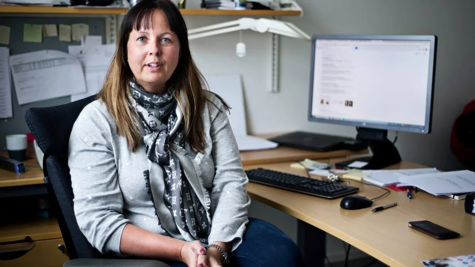 Mäter segregation. Hur hög utbildning och inkomst har folk i olika postnummerområden? Det har nationalekonomen Charlotta Mellander tittat på. Hon har också undersökt hur stora löneskillnaderna är i var och en av Sveriges 290 kommuner. "Städer med en hög andel utbildade, som Uppsala, har ofta större inkomstskillnader."