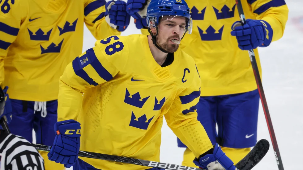 Anton Lander var lagkapten för Sveriges Tre Kronor i OS-turneringen i Peking i februari. Arkivbild.