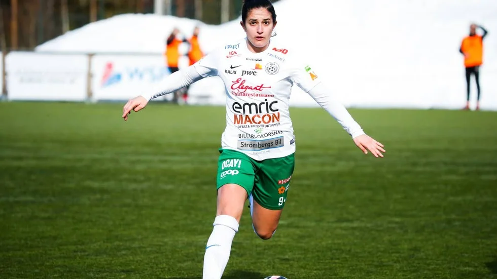 Assi blev nollat i premiären när Fernanda da Silva missade en straff.
