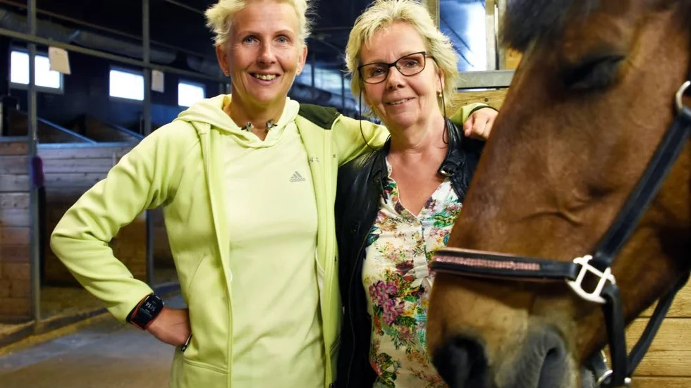 Carola Vånjö, ordförande i Luleå ridklubb, och Inger B Larsson (S), ordförande i fritidsnämnden.