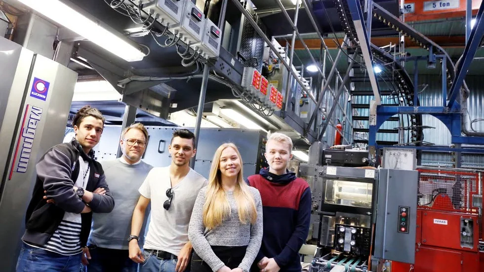 Årets Pitch. Hassan Hodroj, Kevin Aguirre Karlsson, Jennifer Widefall, Mattias Gren levererade årets bästa pitch och vann ett besök i mediehuset. Jesper Peruzzaro på Norrbottens Media visade besökarna runt.