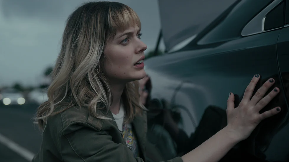 "Pieces of her" handlar om 30-åriga Andy som upptäcker att hela hennes liv är baserat på lögner och hemligheter. Andy spelas av Bella Heathcote.