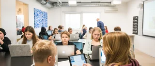 Enköpings kommun ligger 800 platser efter i skolorna – lever inte upp till lagen  