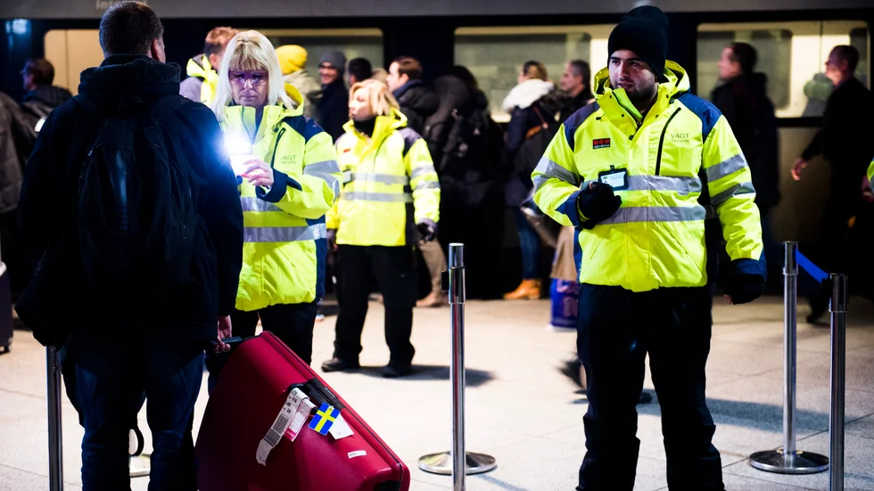 Id-kontroller vid tågstationen på Kastrup flygplats i Köpenhamn 2016. Arkivbild.