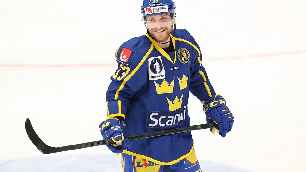 Linus Hultström ska vara klar för LHC, enligt Aftonbladet.