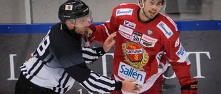 Ekarv tillbaka i motståndartröja