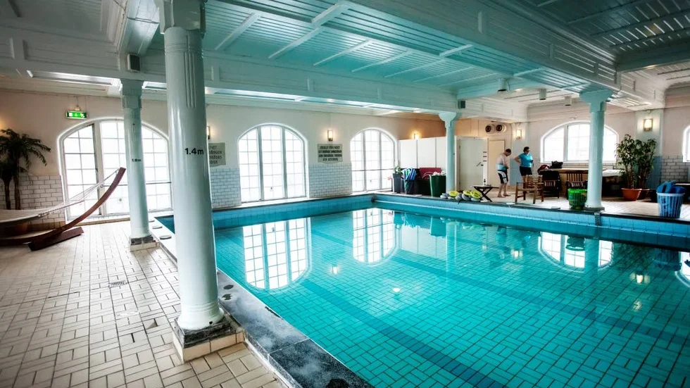 Slutbadat. Insändarskribenten sörjer badet på Svettis.