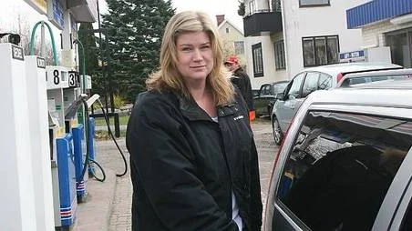 Östervålabon Camilla Johansson får i fortsättningen åka till Uppsala när bilen ska servas.