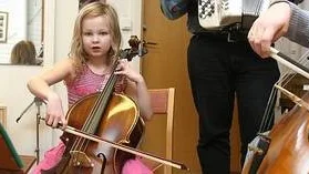 Victoria Wiberg-Lindau, celloelev.