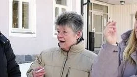 Anette Björkman, Rökarna Ingegerd Lögberg, Gunilla Frodin retar sig på kommunens beslut.