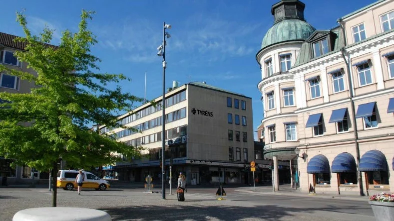 Tyréns nyanställer och flyttar in i större, centrala lokaler.