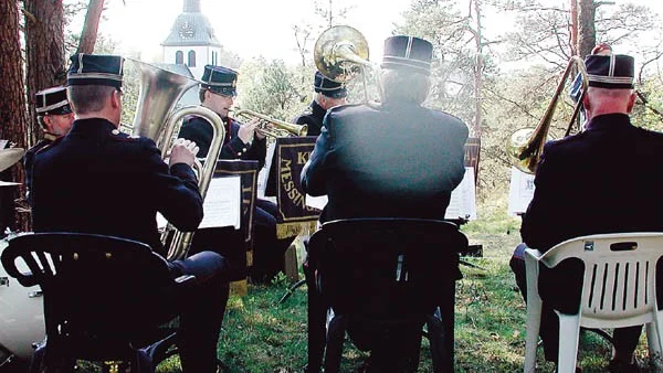 Vacker musik och vacker utsikt kunde publiken vid konserten på Borgarberget i Kisa njuta av.