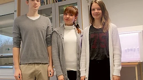 Gustaf Söderholm, Kataryns Kotsurenko och Anna Helena Brose representerade Vimmerby Gymnasium på Berzeliusdagarna.