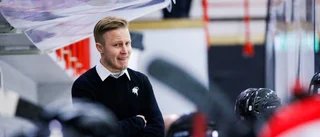 Trotjänaren fick tröjan hissad: "Runnit många tårar"
