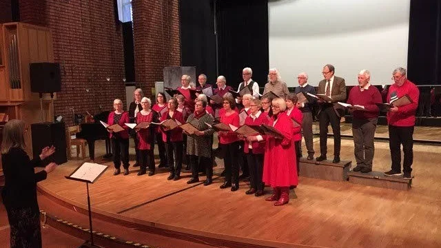 SPF-kören Glädjen sjöng jul- och adventssånger.