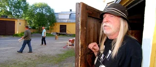 Rasar mot rivning: "Rent ut sagt åt helvete"