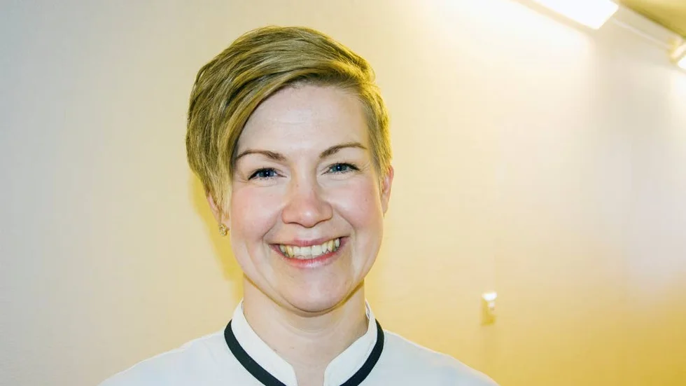 Nina Pörhölä (S) och hennes S drev tillsammans med V en linje för insynsarvoden, men fick nej.