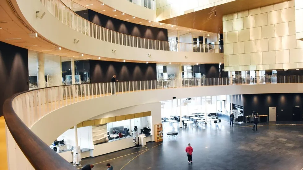 ÅTERREMISS. Kommunfullmäktige återremitterade förslaget om att höja taxan för att hyra Kristallen.