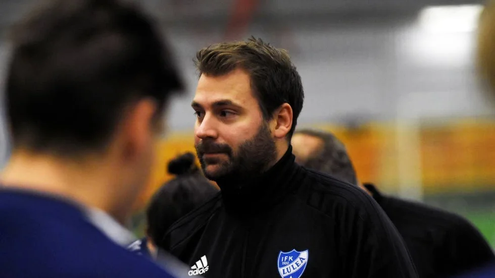 IFK Luleås huvudtränare Andre Bylund håller på att spela in ett nytt offensivare spelsystem inför kommande säsong.