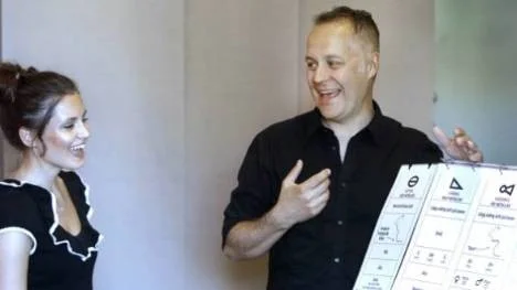 Henrik Ekman lär ut sångpedagogik till Louise Kvick.