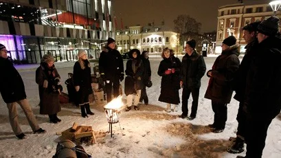 Gruppen samlades på Vaksala torg på tisdagskvällen.