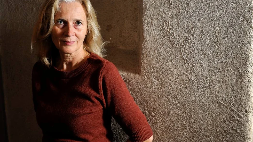 Poeten Katarina Frostenson lämnade tidigare i år sin stol i Svenska Akademien. Hon har varit en central person i den kris som har skakat Akademien sedan hösten 2017.
