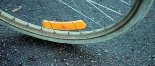 Cykelspår över bilar i centrum