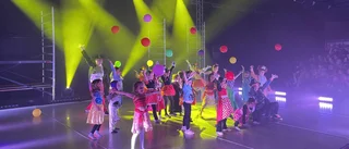VIDEO: Dansglädje blandas med allvar i show med The House