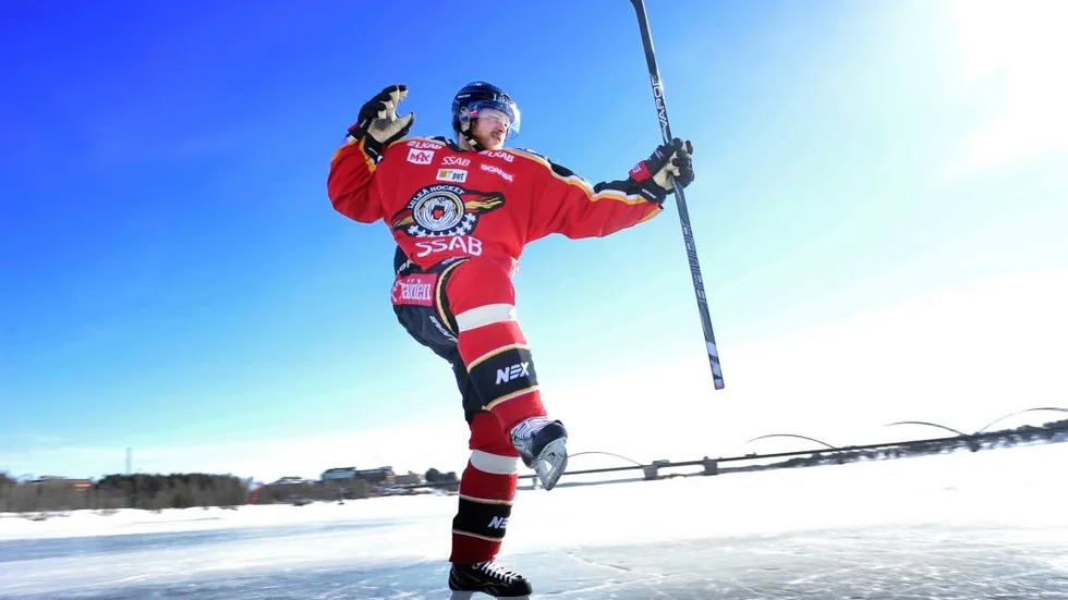Norrbotten. Linus Klasen tillhörde Luleå Hockey mellan 2012 och 2014. Han producerade 81 poäng på 101 matcher i SHL.
