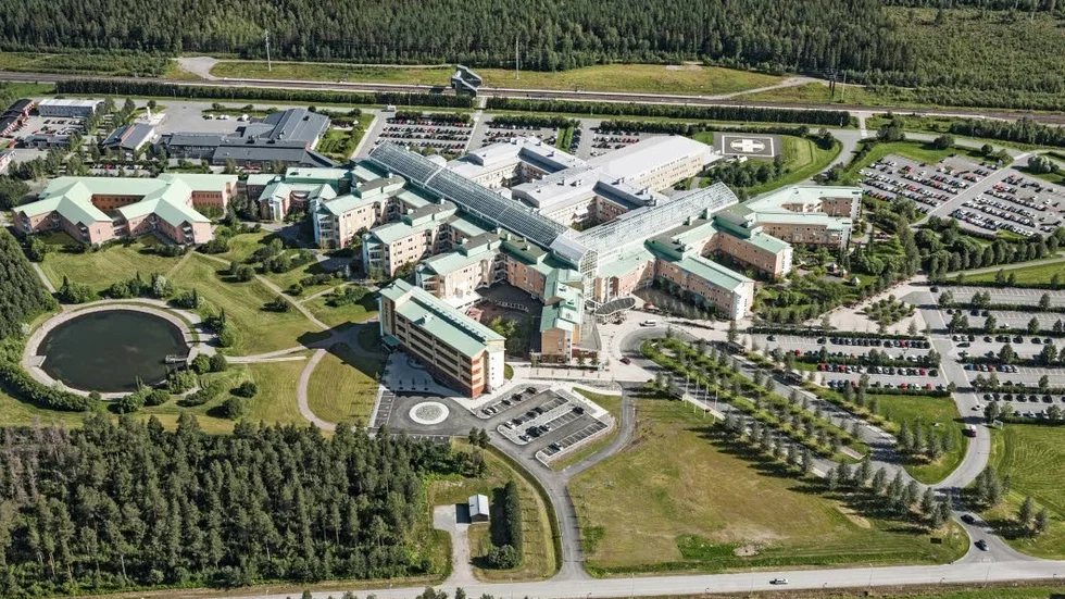 Ett större sjukhus. Så här kommer Sunderby sjukhus att se ut efter tillbyggnaderna. De nya lokalerna för vuxenpsykiatrin syns längst till vänster i bild.
