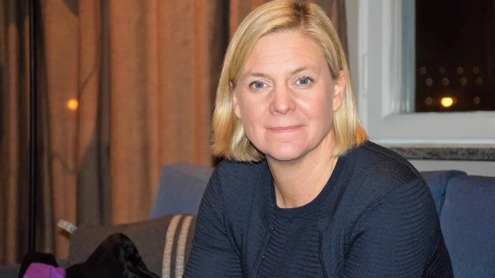 Finansminister Magdalena Andersson (s) lovar att slopa reavinstskatten i Kiruna och Malmfälten för sju år framöver.