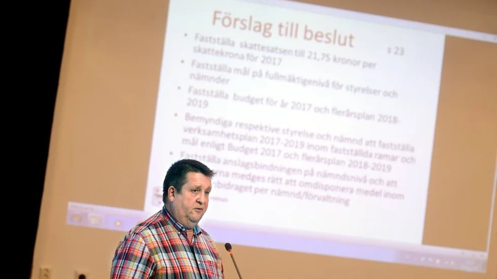 Kommunalråd. Tomas Mörtberg (C) går mot spartider.