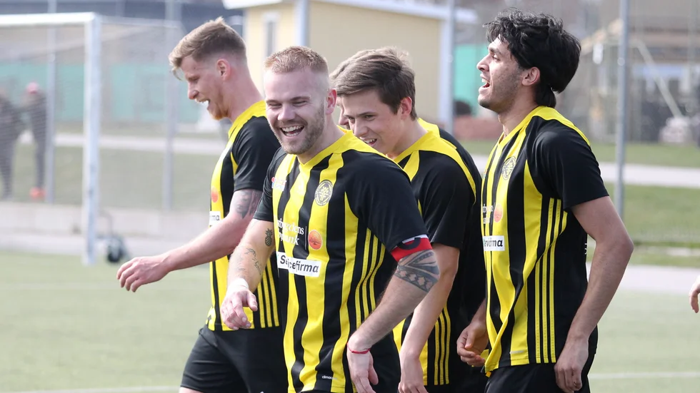 VFF tog under söndagen tre livsviktiga poäng i division 3. "Det ser bättre ut, men det är mycket jobb kvar", säger Jimmy Svensson.