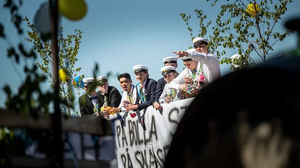 "De senaste åren har studentfirandet inom fyrkantens gymnasieskolor ägt rum på en fredag. 2025 kommer studenten att firas en fredag, men 2024 kommer vi att ha utspringet på en onsdag" skriver insändarskribenten.