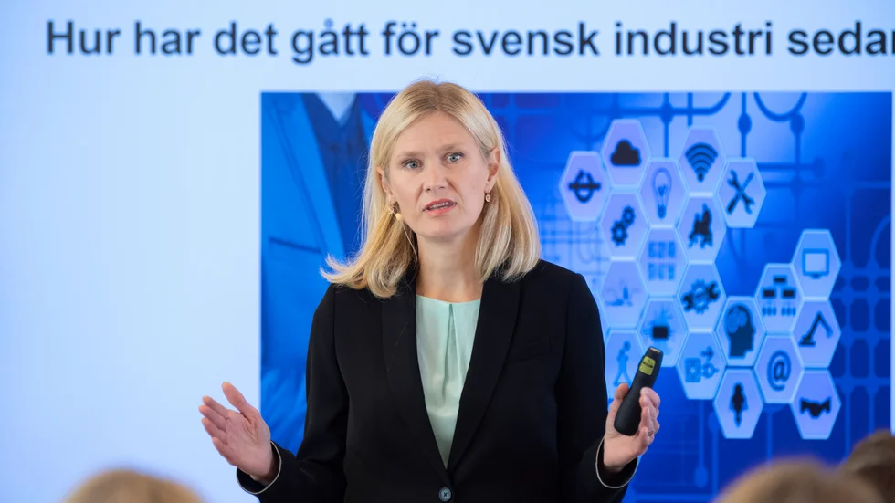 Fackförbundet Unionens ekonomer tror inte de oroliga tiderna kommer att drabba svensk ekonomi så hårt som många tror. På bild Katarina Lundahl, chefsekonom på fackförbundet. Arkivbild