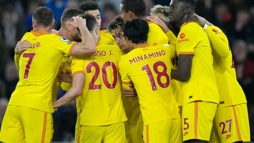 Liverpool-spelarna jublar efter att Joël Matip avgjort bortamötet med Southampton.