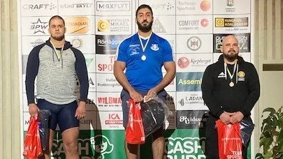 Fardin Anosheh tog SM-guld i comebacken på mattan. Nu väntar en stor tävling i Italien men det blir ont om träningstid för Fardin på grund av tenotor. "Jag får slänga in så många pass jag kan i luckorna och så får jag hoppas att formen jag har räcker" säger han.