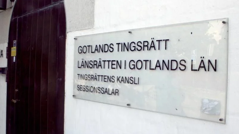 Nöjesprofilen fick sänkt straff.