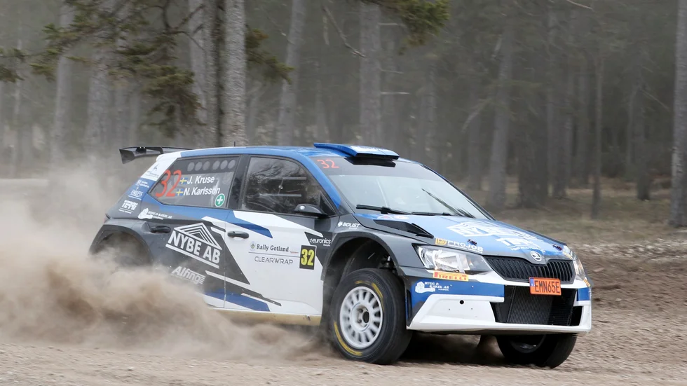 Jonas Kruse med co-drivern Nellie Karlsson var snabbast när Rally Gotland gjorde comeback efter två års uppehåll.