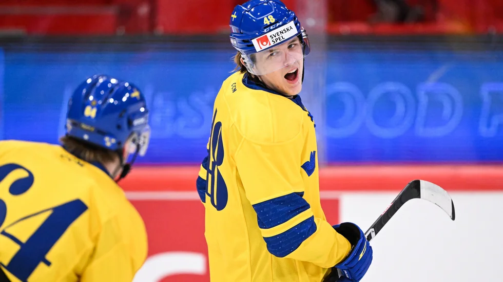 Jonatan Berggren och Jonathan Pudas var två av Tre Kronors piggaste spelare på torsdagskvällen.