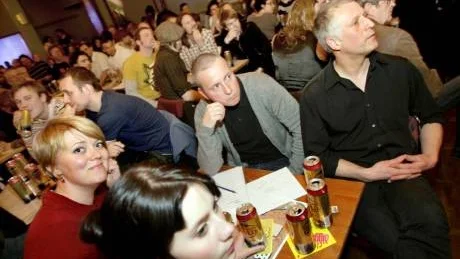 - Sjukt svårt, sa Lina Ahtola som var med i laget Vafalls tillsammans med Ulf Morgell, Tore Danielsson och Thérese Jonasson.