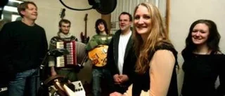 Maria Kellström spelar in sin debut i Sandkviestudion