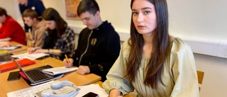 Maria, 17, flydde från kriget – nu läser hon svenska på Duveholmsgymnasiet: "Jag var den första ukrainska eleven här"