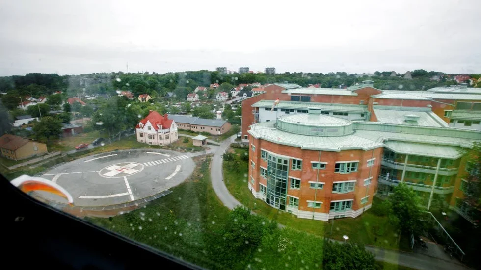 dyrt. Akutsjukhus och utomlänsvård fördyrar sjukvården..