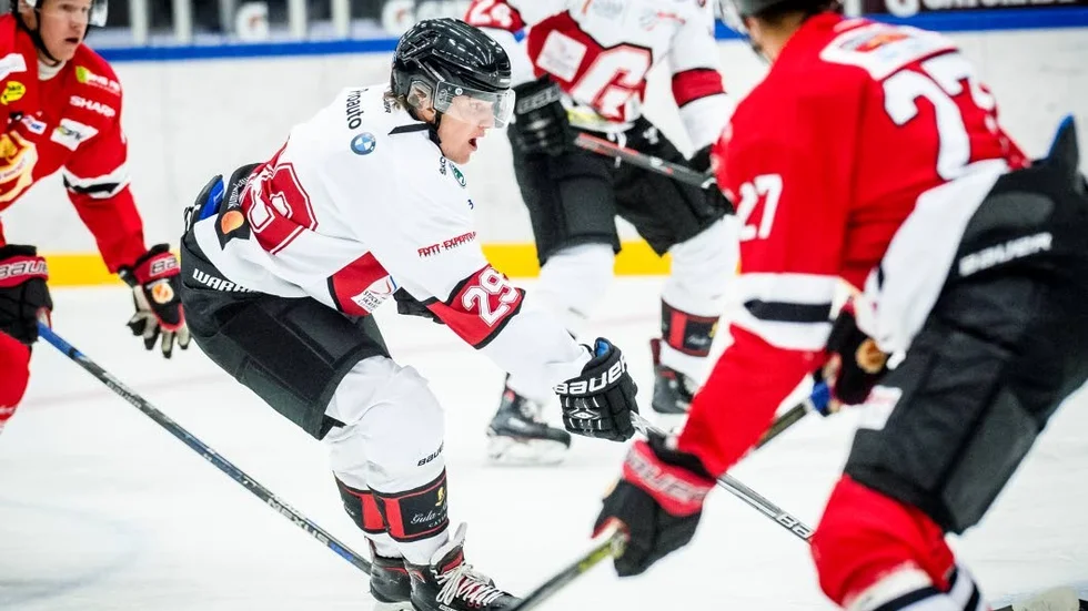 Ett Gnesta IK som redan förfogar över bra spets med division 2-mått mätt har mer av den varan på gång. Forwarden Victor Groth – här i Nyköping Gripens tröja den gångna säsongen – är på ingång.
