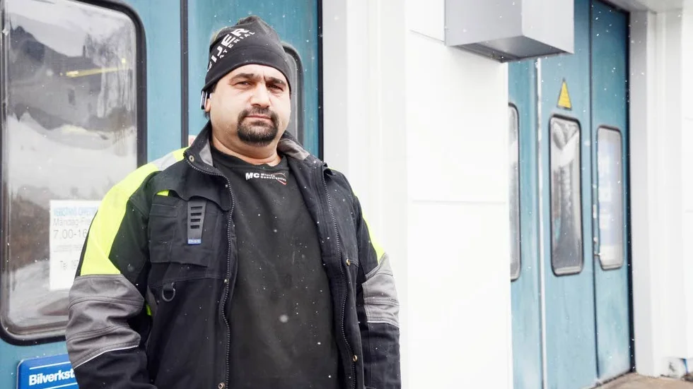 Bekymrad. Daniel Akhlagi har försökt få assistans till sonen i flera års tid.