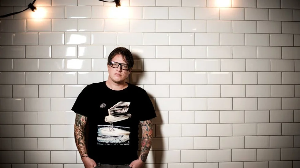 Robert Pettersson är frontman i två av sveriges största band,