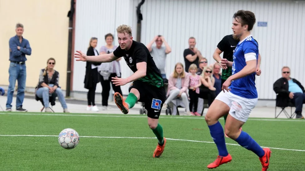Peter Öhman avgjorde topp mötet med tre mål.