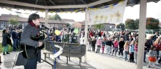 "Språkis" fyllde tio med tårtkalas